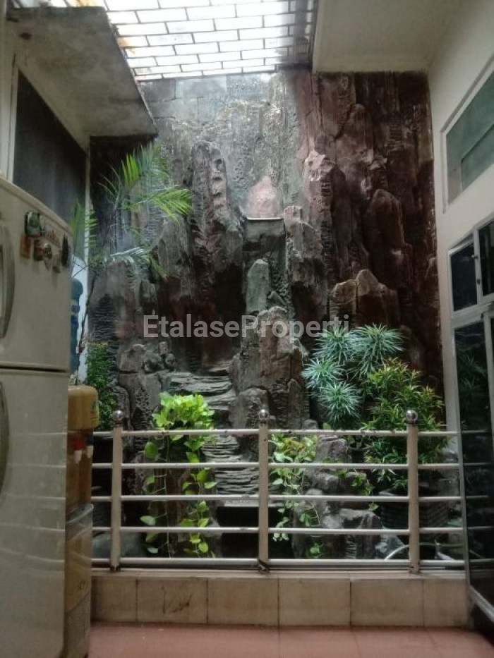 Foto properti Jual Cepat Rumah Di Rungkut Asri Tengah Dekat Yakaya 6