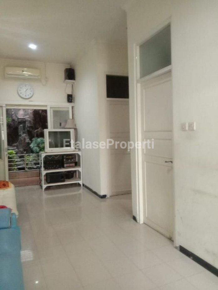 Foto properti Jual Cepat Rumah Di Rungkut Asri Tengah Dekat Yakaya 8