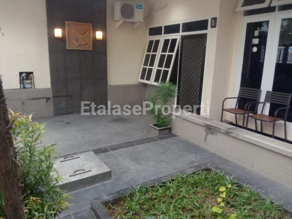 Foto properti Jual Cepat Rumah Di Rungkut Asri Tengah Dekat Yakaya 10