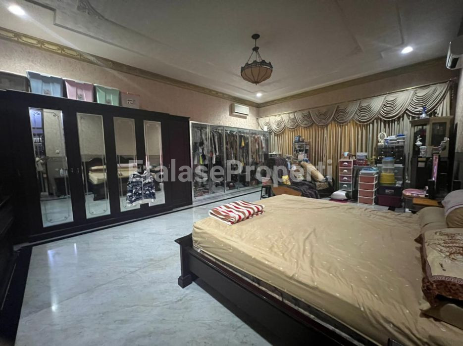 Foto properti Dijual Rumah Margorejo Indah 4