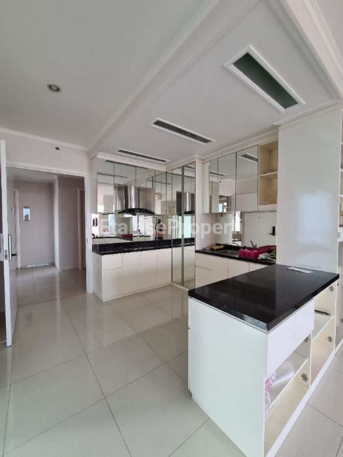 Foto properti CW 3 BR Balkon 4