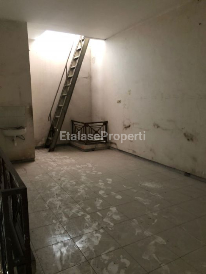 Foto properti Dijual Ruko 2,5 Lantai Di Klampis Semolo 4