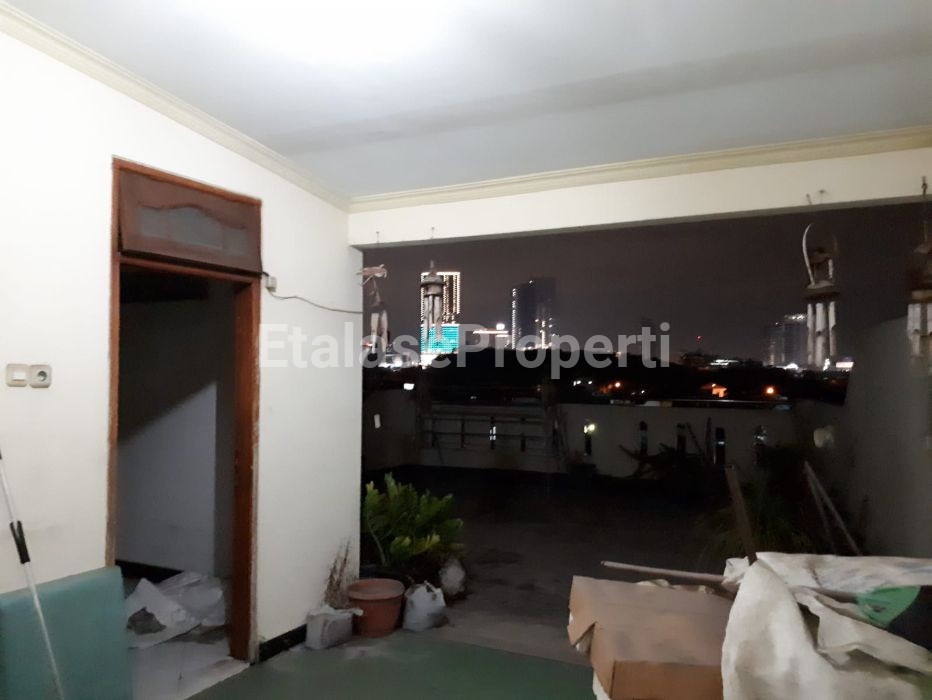 Foto properti Dijual Rumah Istimewa 4 Lantai Dengan Harga Istimewa 3