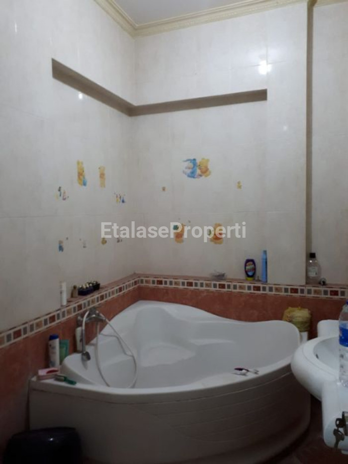 Foto properti Dijual Rumah Istimewa 4 Lantai Dengan Harga Istimewa 10