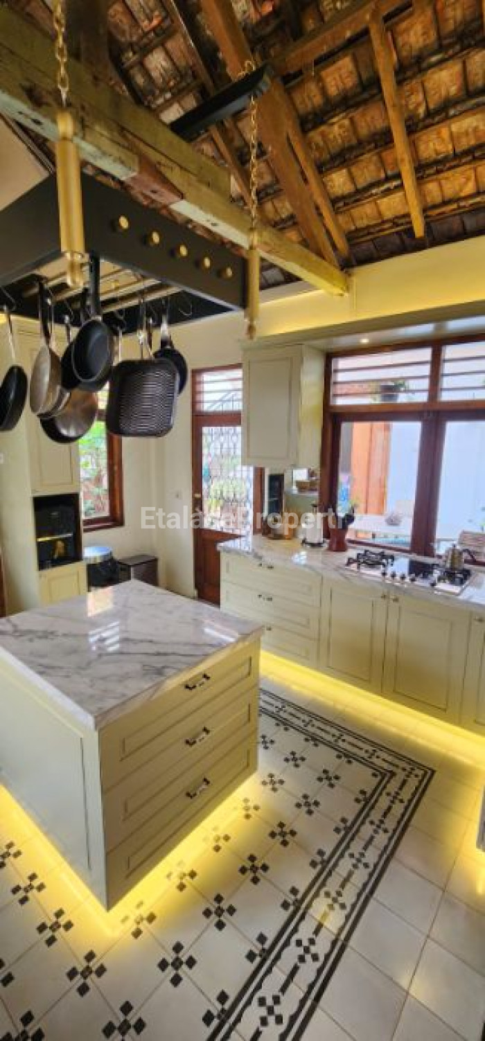Foto properti RUMAH  TENGAH KOTA RASA BALI DEKAT KAPUAS ADA POOL 6