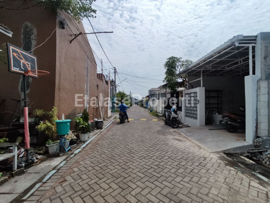 Foto properti Turun Harga! Rumah 2 Lantai Di Gunung Anyar Mas Dekat UPN 4
