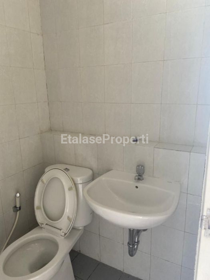 Foto properti Jual Cepat Apartemen Gunawangsa Merr Studio Kosongan View City 2