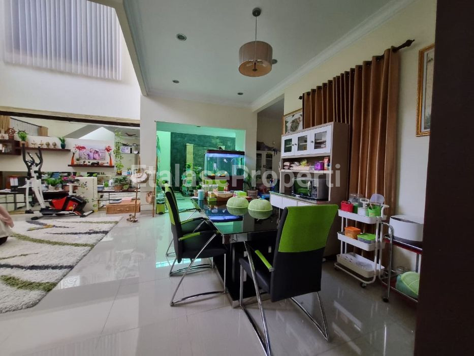 Foto properti Rumah Wisata Bukit Mas I Cluster Alexandria Semi Furnish Strategis Area Surabaya Barat 1
