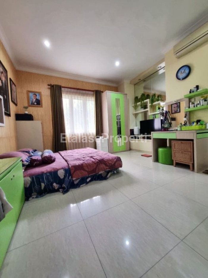 Foto properti Rumah Wisata Bukit Mas I Cluster Alexandria Semi Furnish Strategis Area Surabaya Barat 3
