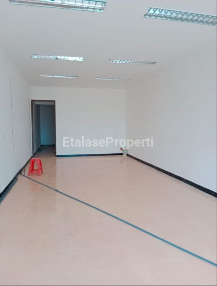 Foto properti Disewakan Ruko 4 Lantai Pusat Kota Jalan Karimun Jawa Depan RS Siloam 4