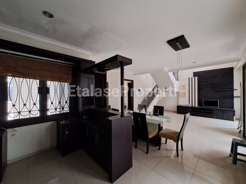 Foto properti DISEWAKAN RUMAH SIAP HUNI FURNISH Wisata Bukit Mas 2 3
