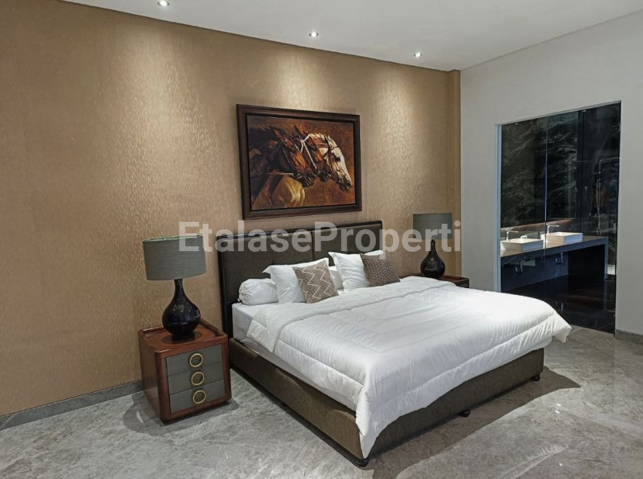 Foto properti Dijual Rumah Baru Main Road Royal Residence 4