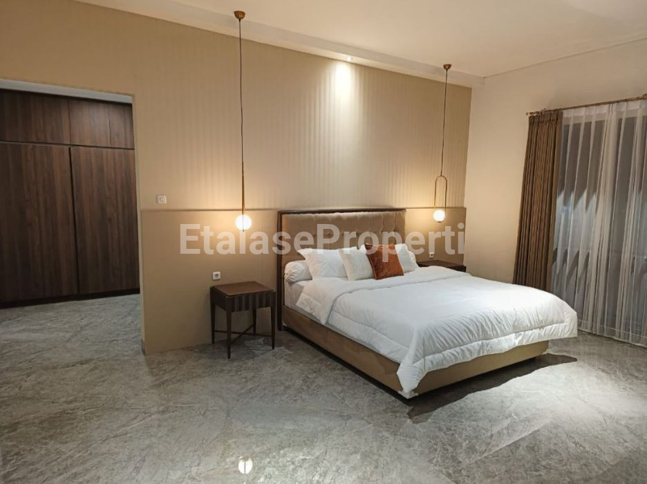 Foto properti Dijual Rumah Baru Main Road Royal Residence 5