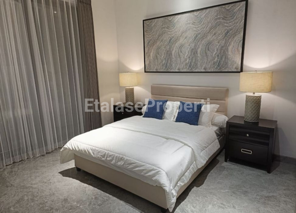 Foto properti Dijual Rumah Baru Main Road Royal Residence 6