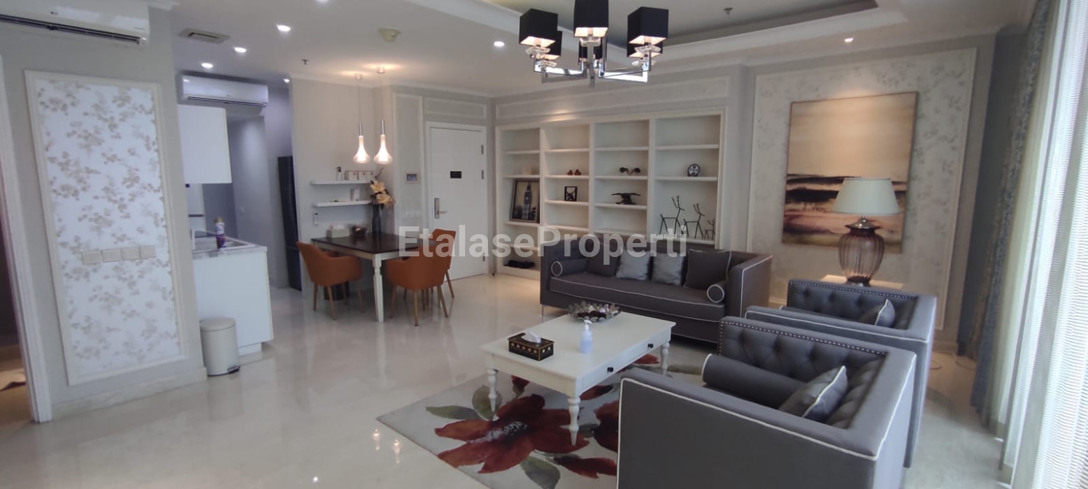 Foto properti Dijual Apartment VOILA Ciputra Wold Semi Private Lift Full Furnished Terawat! 1