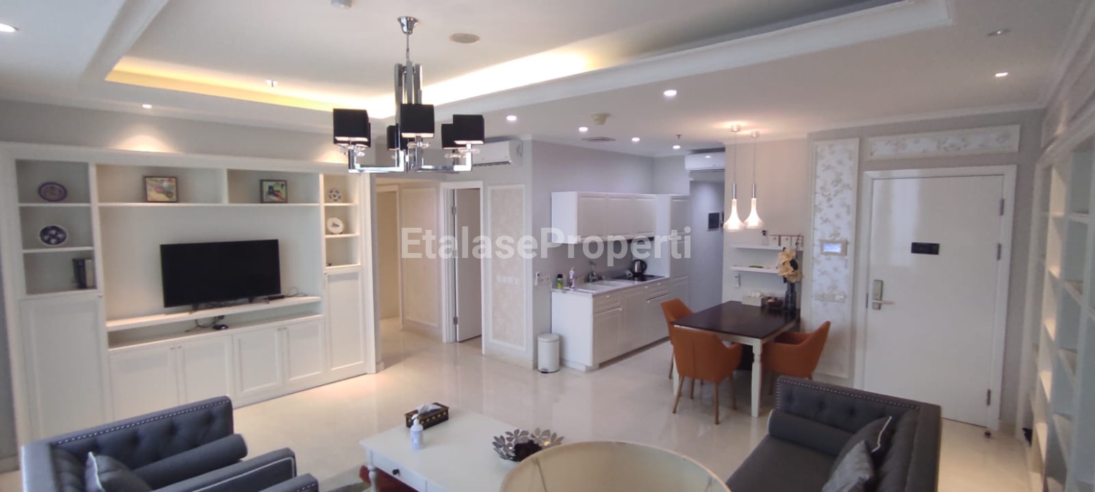 Foto properti Dijual Apartment VOILA Ciputra Wold Semi Private Lift Full Furnished Terawat! 2