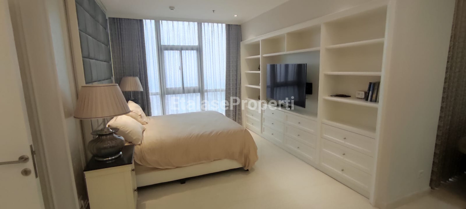 Foto properti Dijual Apartment VOILA Ciputra Wold Semi Private Lift Full Furnished Terawat! 5