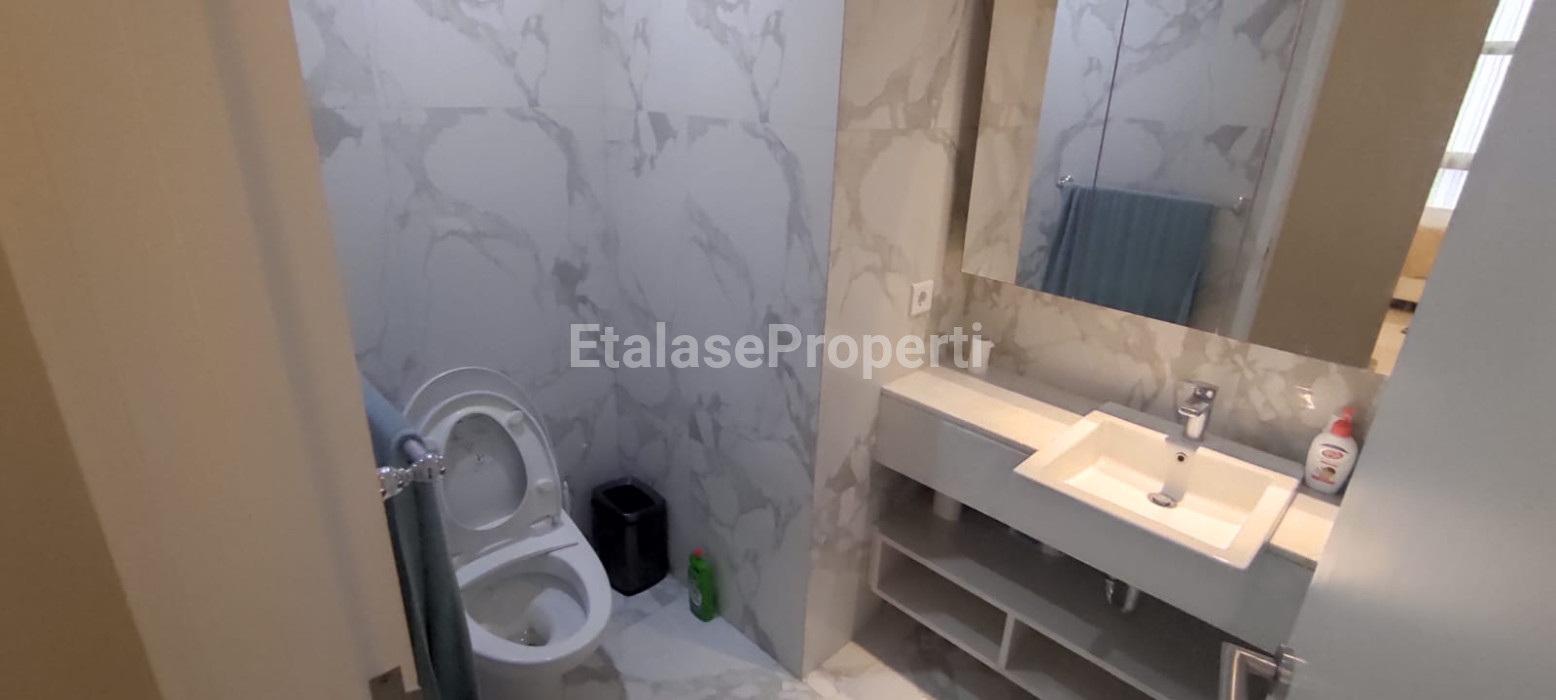 Foto properti Dijual Apartment VOILA Ciputra Wold Semi Private Lift Full Furnished Terawat! 6