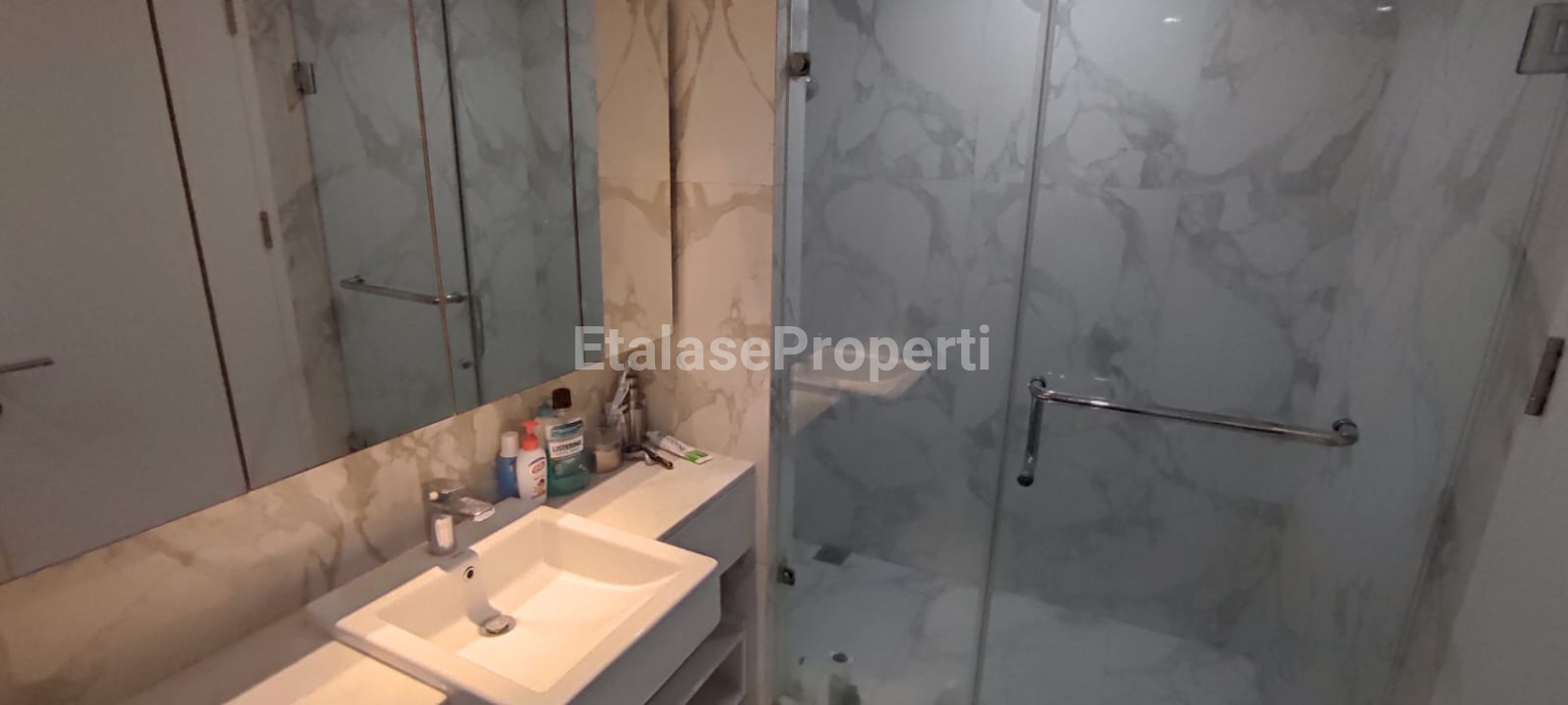 Foto properti Dijual Apartment VOILA Ciputra Wold Semi Private Lift Full Furnished Terawat! 7