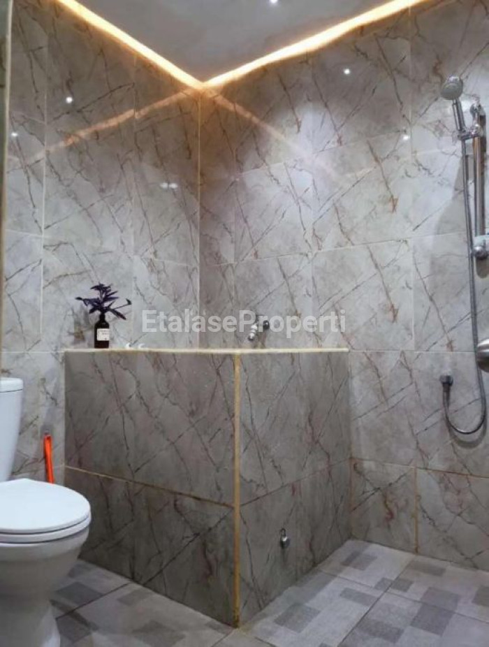 Foto properti JUAL RUMAH NGINDEN LUAS TERAWAT 2
