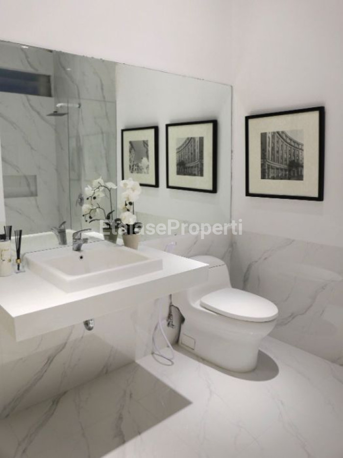 Foto properti DIJUAL  Rumah 2 Lantai WBM Second Baru Renovasi 5