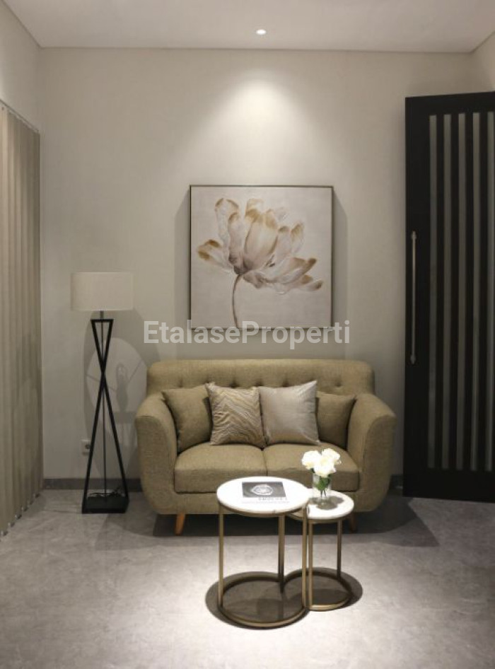 Foto properti DIJUAL  Rumah 2 Lantai WBM Second Baru Renovasi 7