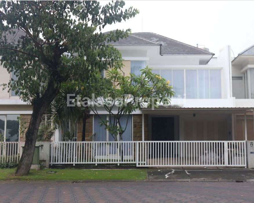 Foto properti DIJUAL  Rumah 2 Lantai WBM Second Baru Renovasi 1