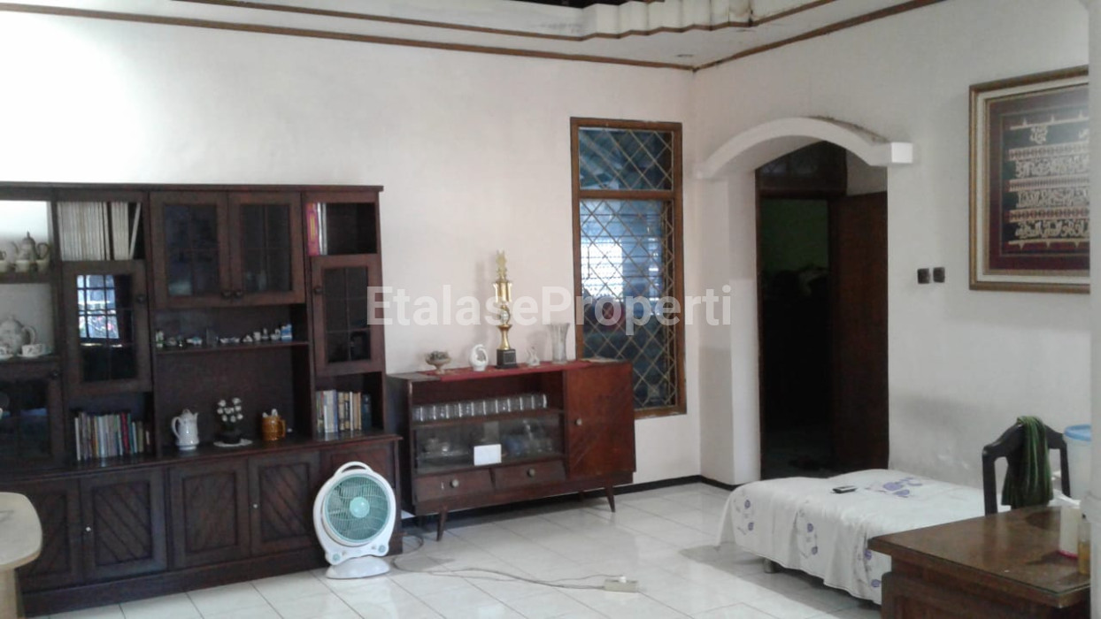 Foto properti Di Jual Rumah Siap Huni  Jalan Semampir Tengah 2