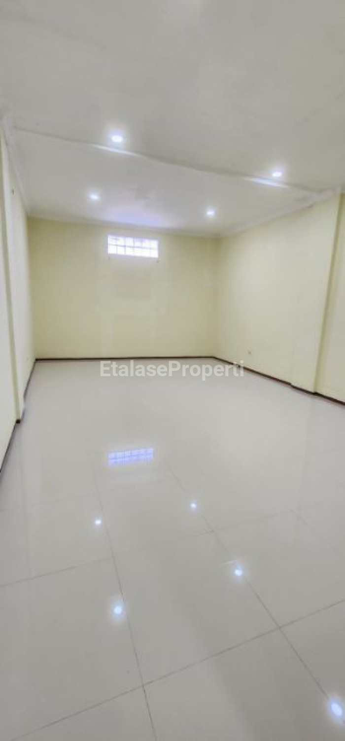 Foto properti Dijual Ruko Raya Ngagel Strategis Dan Langka!! 6