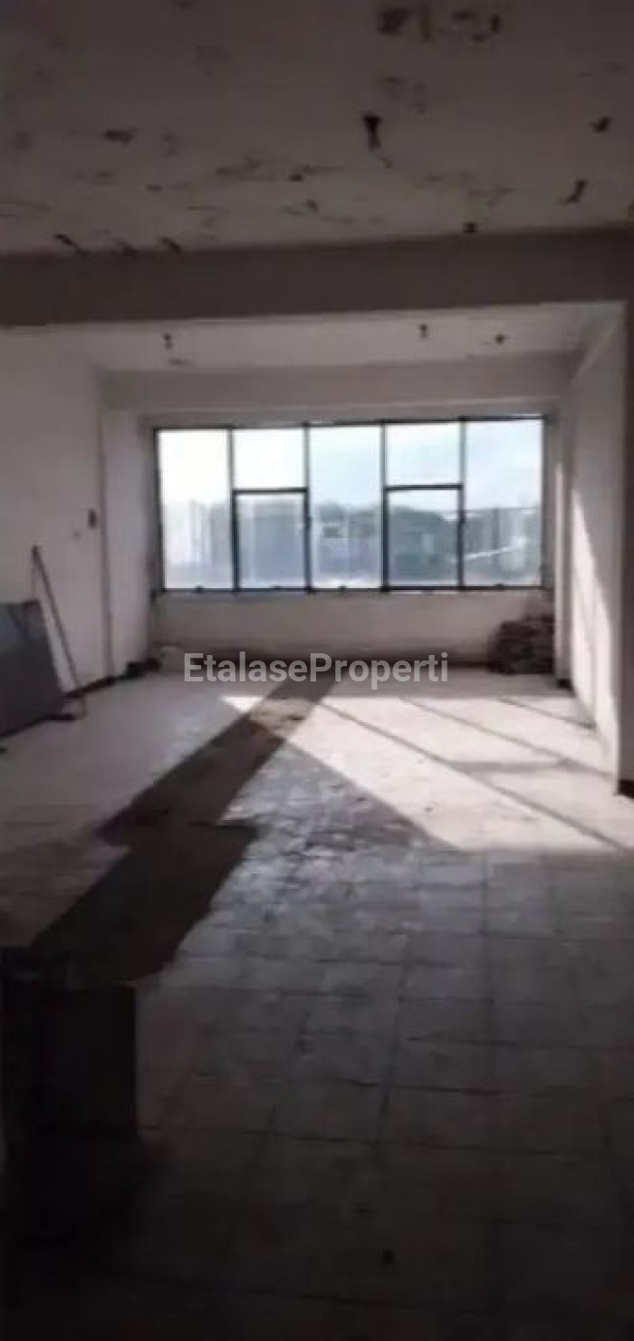 Foto properti MURAH! Disewakan Ruko Raya Simogunung 3 Lantai 3