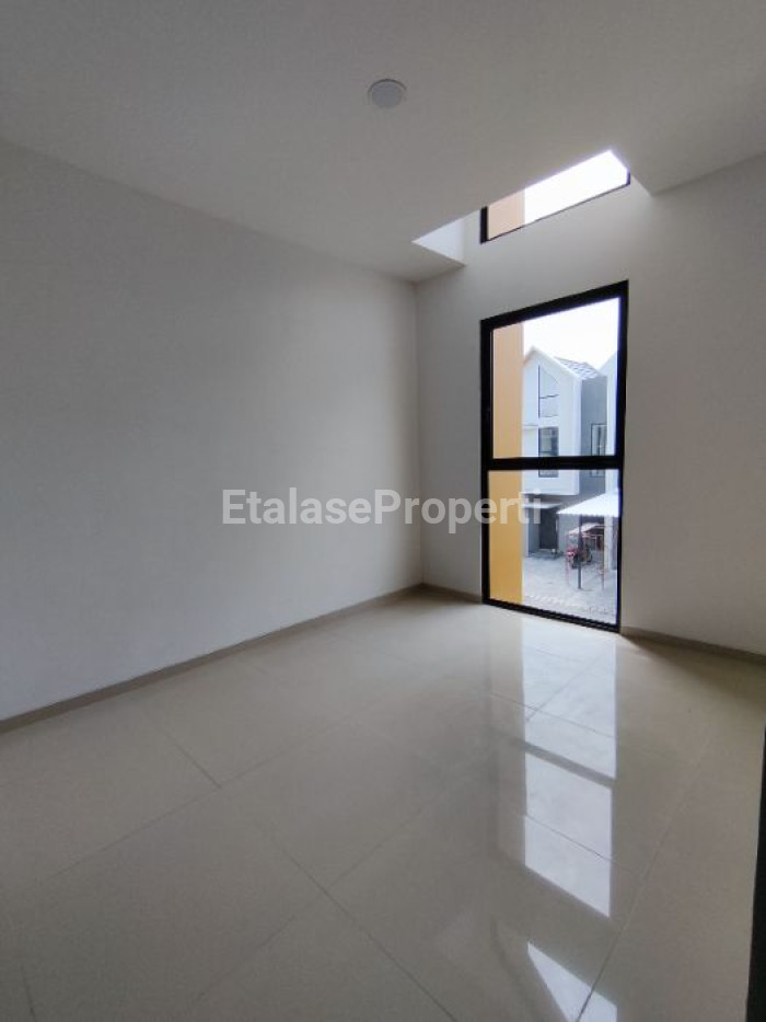 Foto properti Eastern Park Residence Surabaya Block AC / Type Bellea / Unit Baru! 3