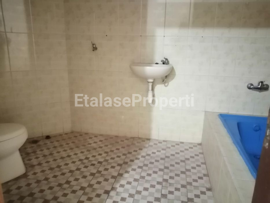 Foto properti Dijual Rumah 2 Lantai Siap Huni Di Jemurandayani Surabaya 5