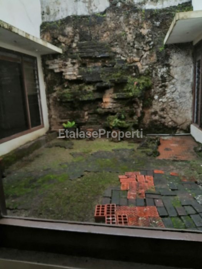 Foto properti Dijual Rumah 2 Lantai Siap Huni Di Jemurandayani Surabaya 7