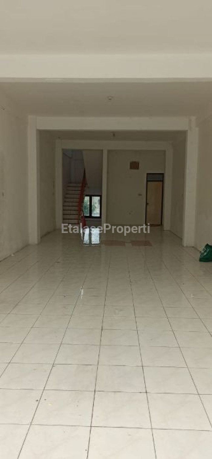 Foto properti Disewakan Cepat Gudang Ada Mess Karyawan Di Kutisari Dekat A.Yani 2