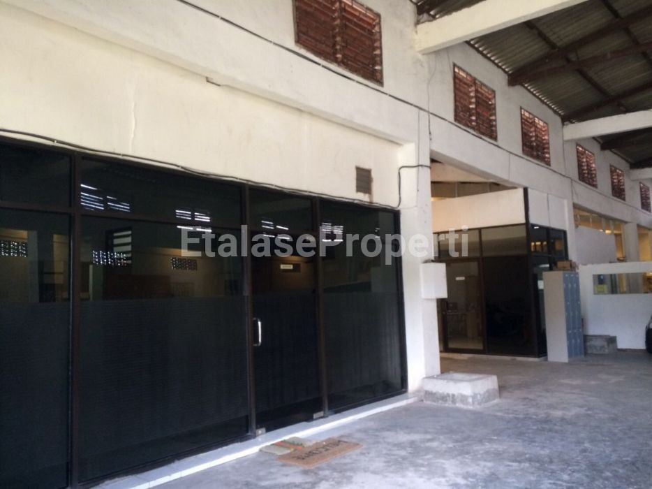 Foto properti Disewakan Cepat Gudang Ada Mess Karyawan Di Kutisari Dekat A.Yani 6