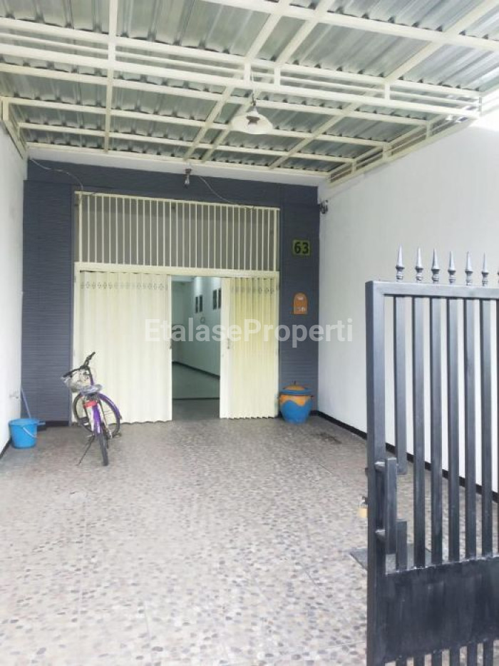 Foto properti Banting Harga!!! Ruko Sudah Renovasi Raya Kedung Cowek Dijual 1