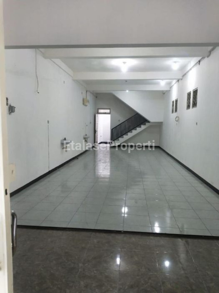 Foto properti Banting Harga!!! Ruko Sudah Renovasi Raya Kedung Cowek Dijual 3