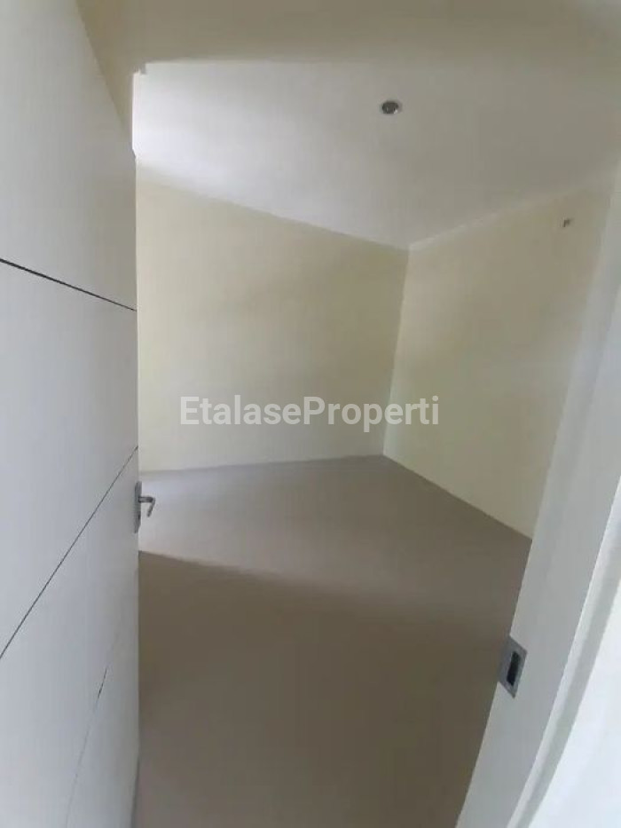Foto properti Dijual Cepat! Rumah Simokerto 2 Lantai Siap Huni Dekat Kapasan Kenjeran 5
