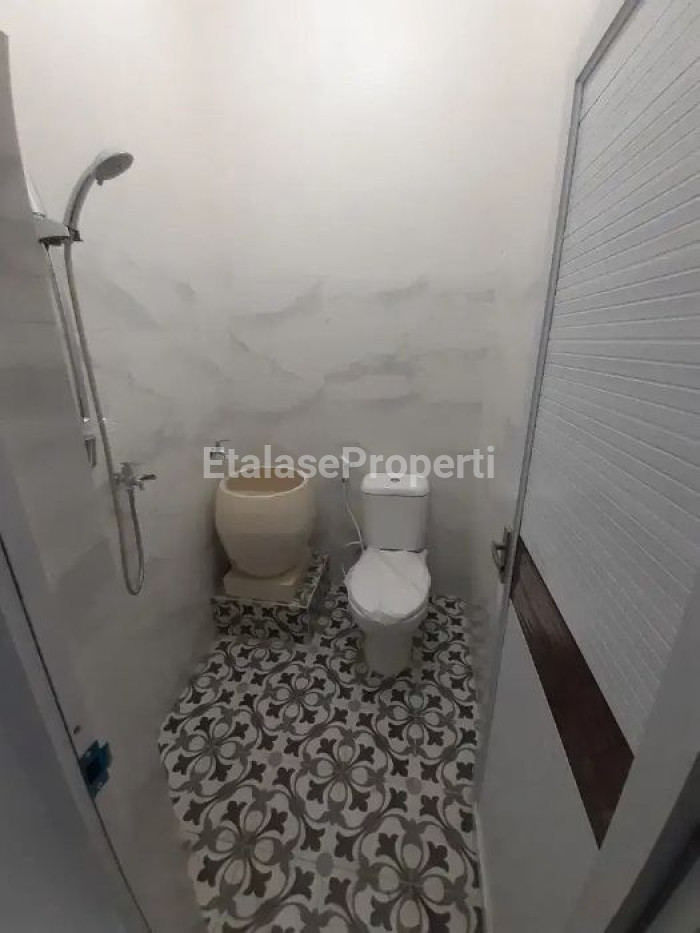 Foto properti Dijual Cepat! Rumah Simokerto 2 Lantai Siap Huni Dekat Kapasan Kenjeran 7