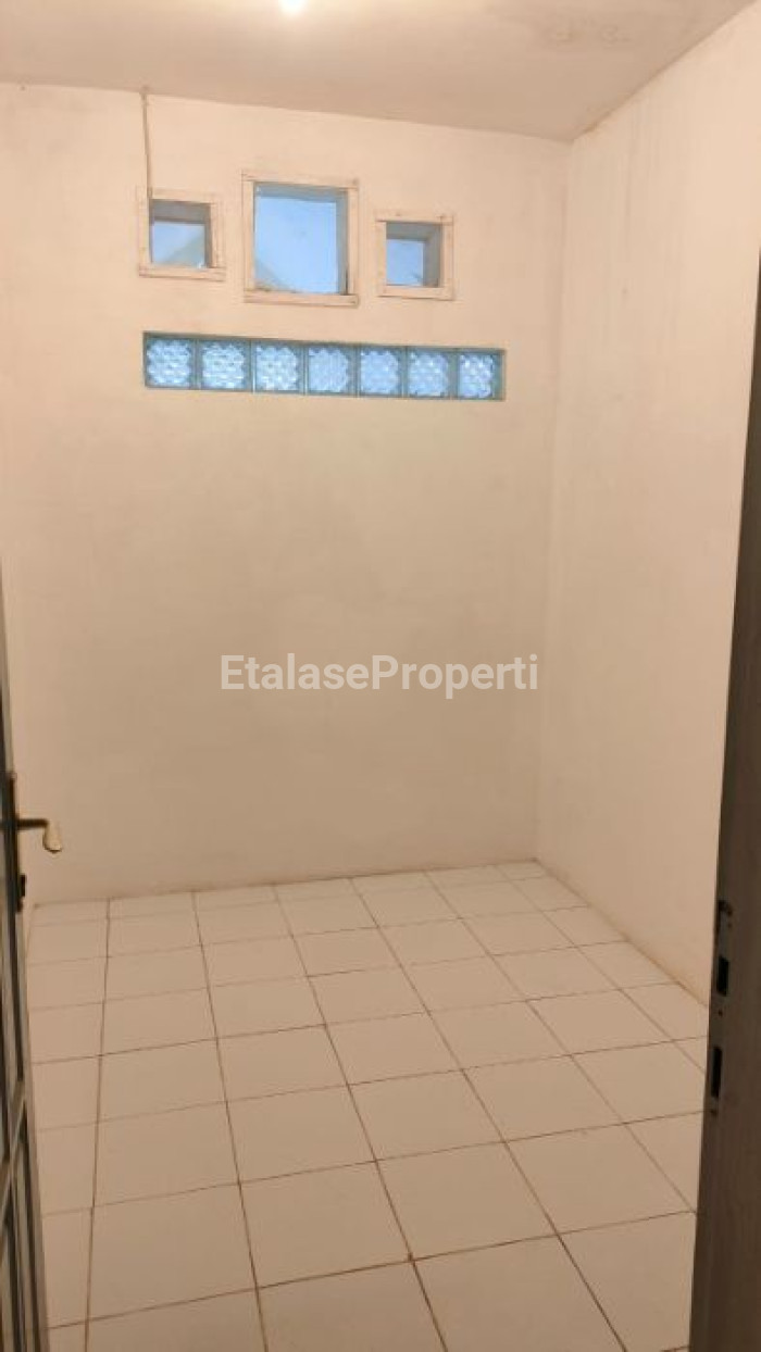 Foto properti Disewakan Rumah Siap Huni Di Karang Empat 3