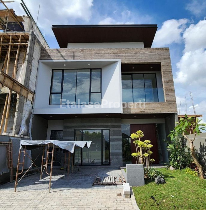 Foto properti Dijual Rumah Baru High Spec Cluster Woodland Citraland 1