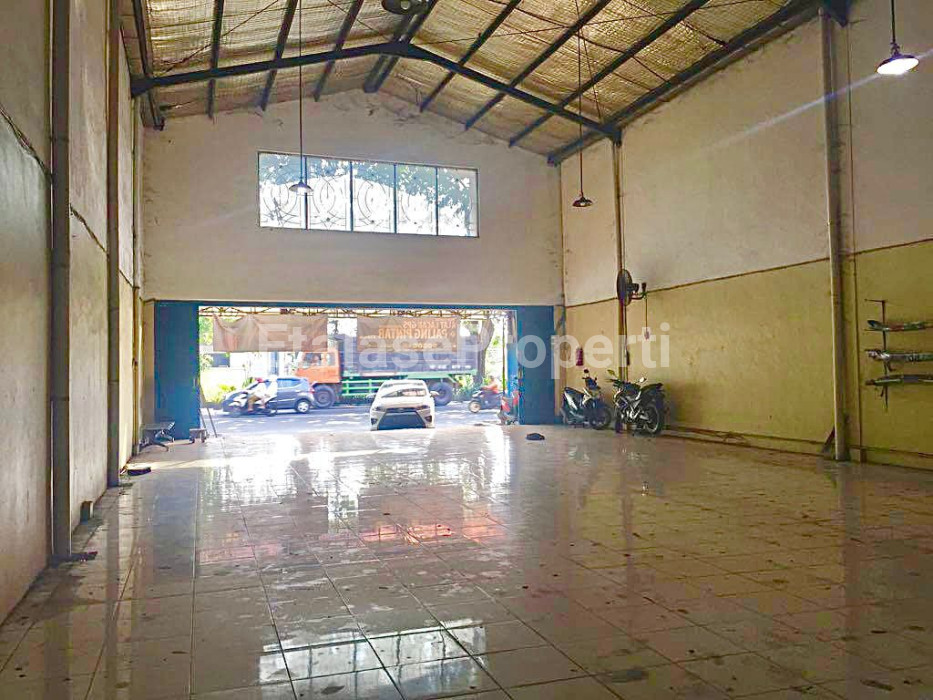 Foto properti Butuh Cepat Laku ‼️  RUKO JL.AHMAD YANI 0 JALAN RAYA KEMBAR 1