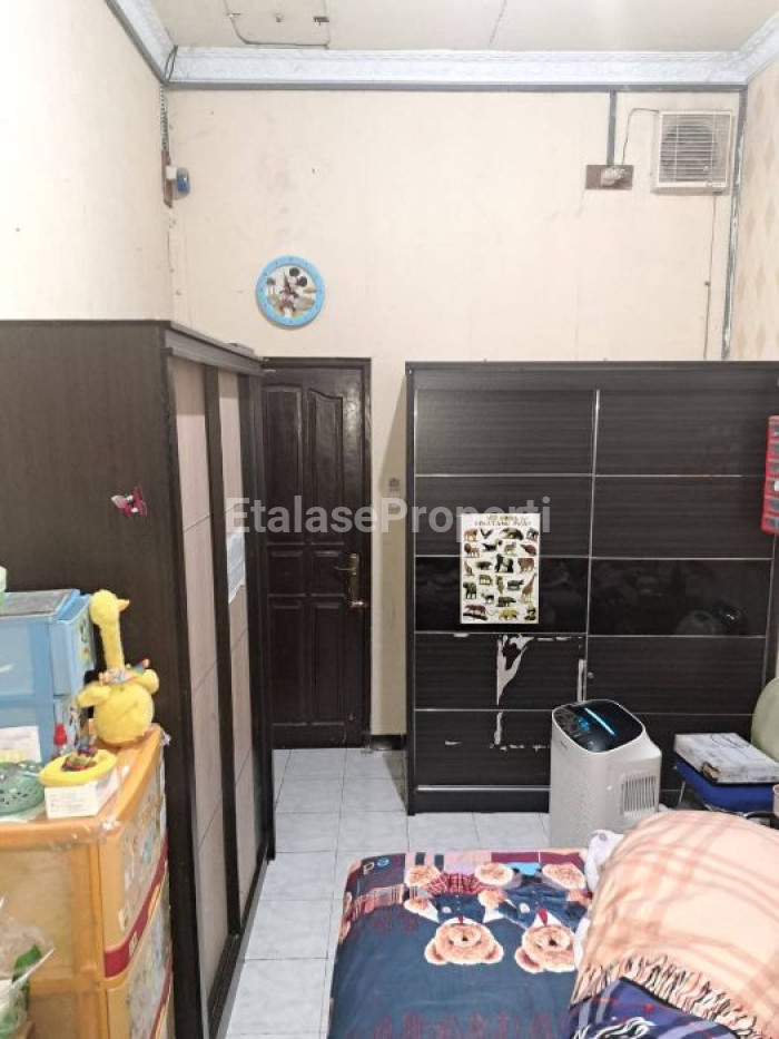 Foto properti Dijual Cepat! Rumah Ploso Timur 4 Bedroom Dekat Kalijudan 2