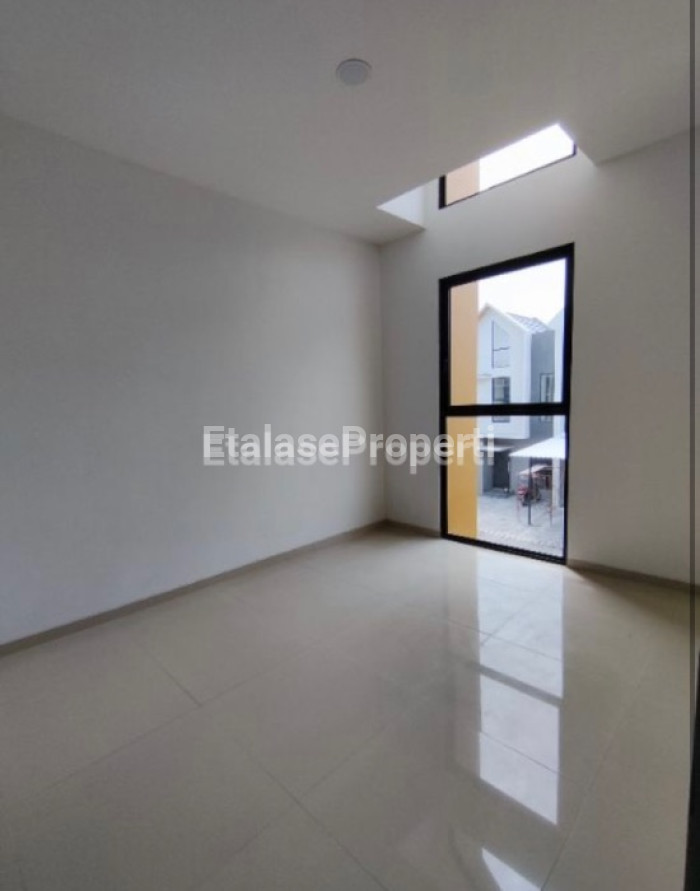 Foto properti DISEWAKAN  RUMAH BARU GRESS EASTERN PARK TYPE BELLEA 4