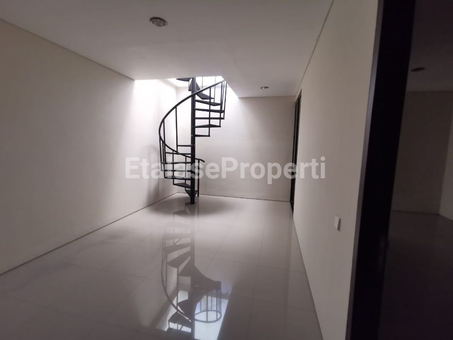 Foto properti Disewakan Rumah Taman Puspa Raya 3