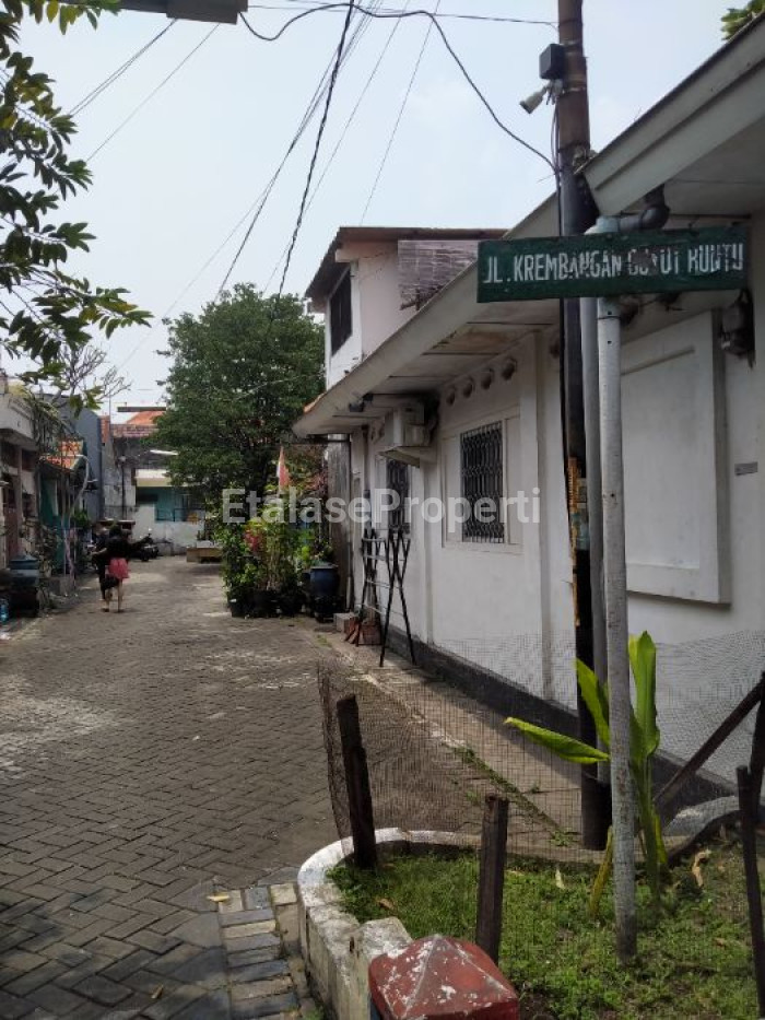 Foto properti Dijual Rumah Tengah Kota Di Krembangan Surabaya 2