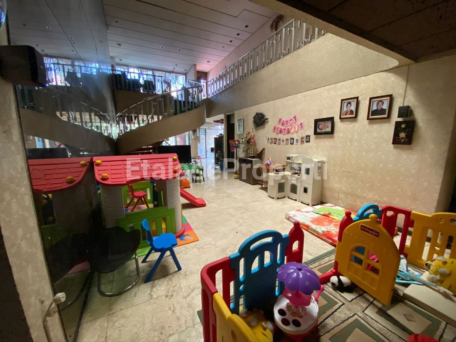 Foto properti House For Sale Raya Darmo 2