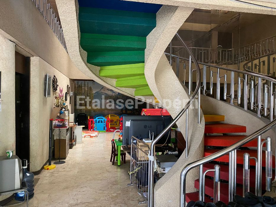 Foto properti House For Sale Raya Darmo 3