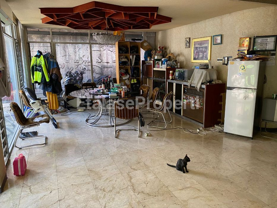 Foto properti House For Sale Raya Darmo 5