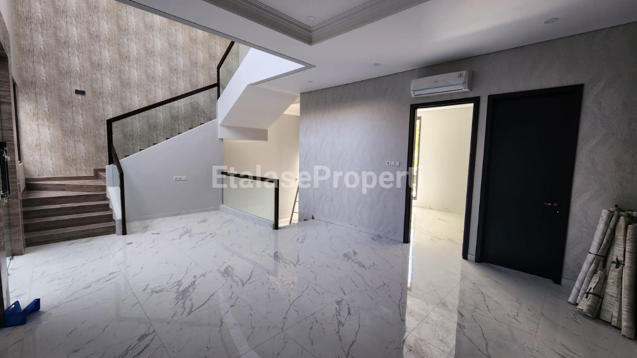 Foto properti Taman Puspa Raya 8